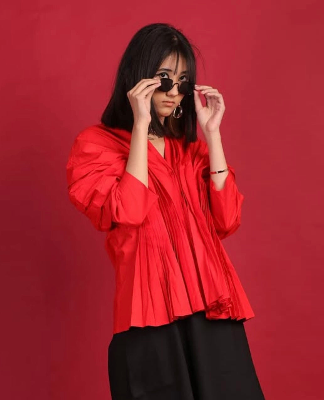 SIGNATURE PLEATED SHIRT